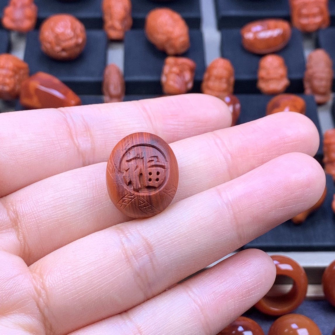 南红玛瑙川料包浆福牌15.5MM左右