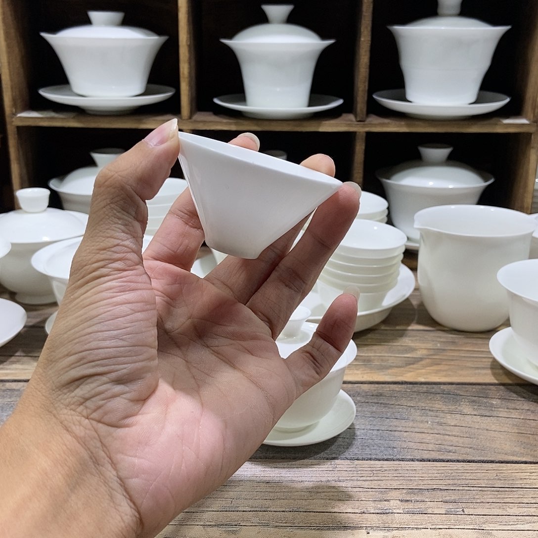 娜***好骨瓷斗笠茶杯满水约40ml10