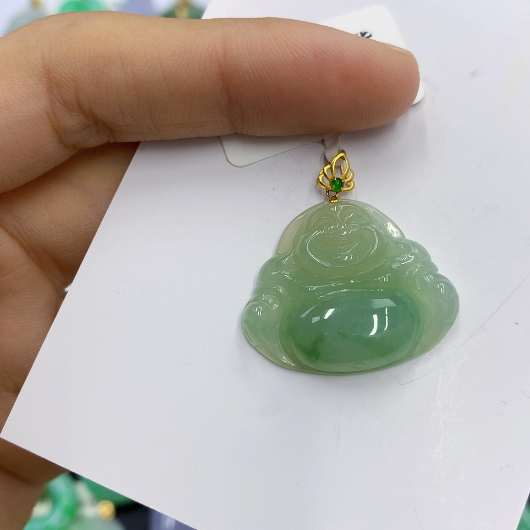 翡翠18K金镶嵌颈饰翡翠