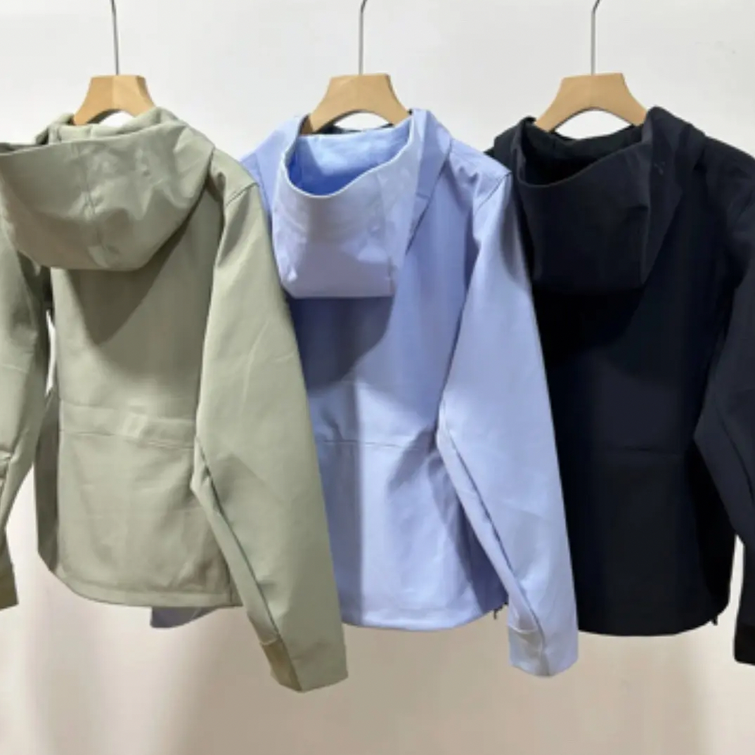 三色女士百搭休闲户外运动梭织冲锋衣外套