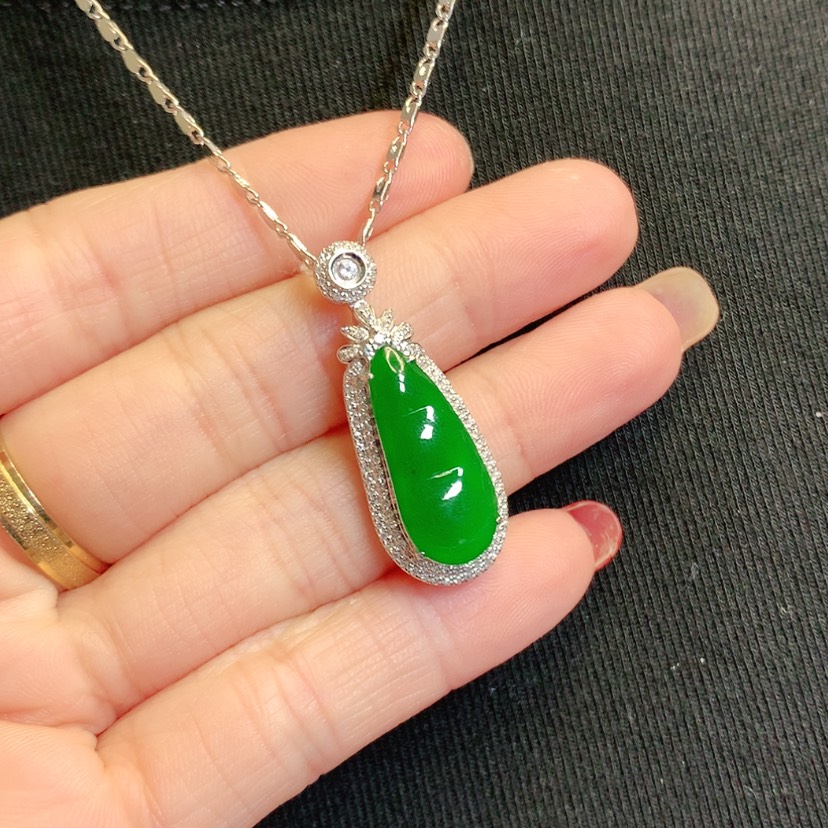 【闪购商品】翡翠吊坠(赠链)18K金镶嵌