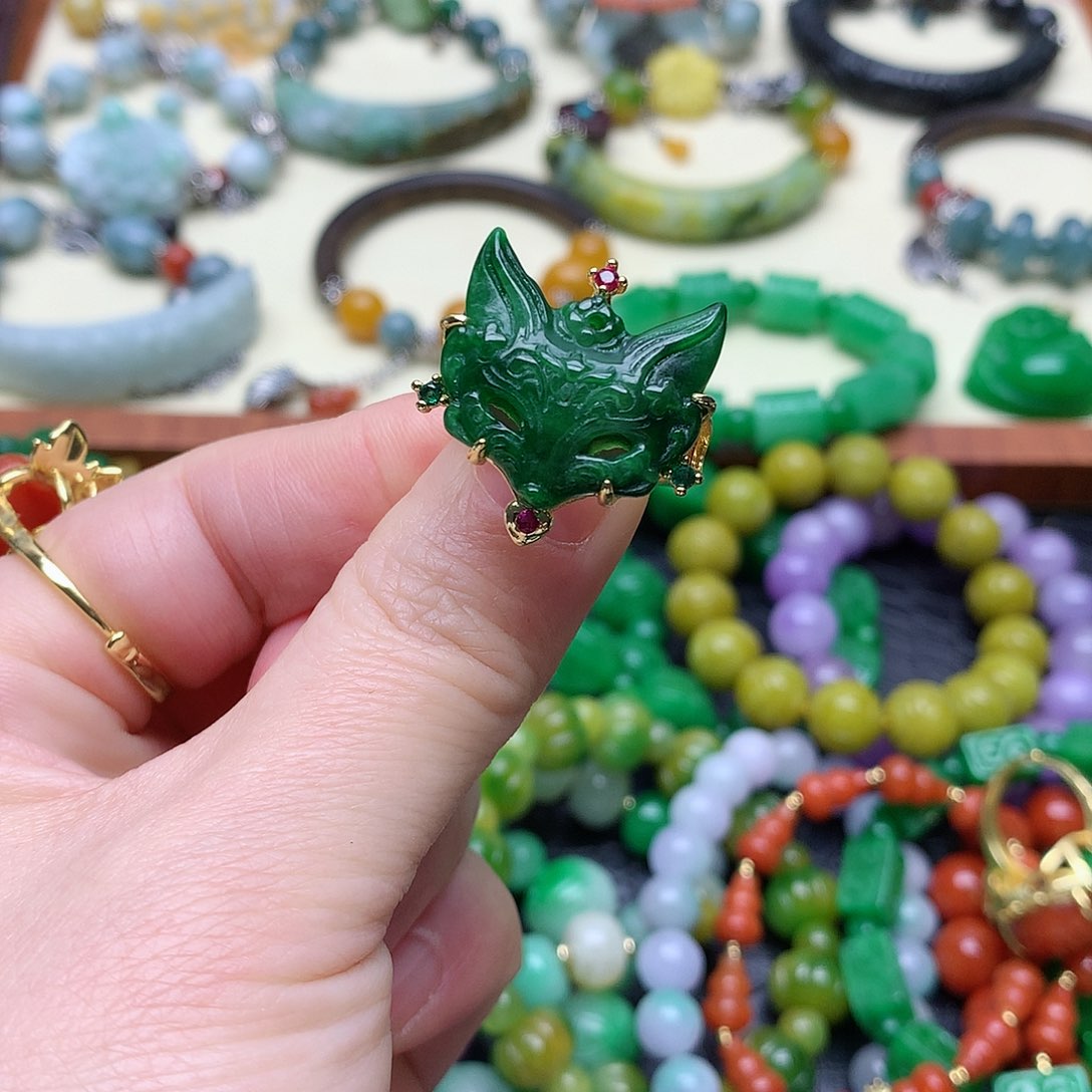 吊坠(赠链)未镶嵌翡翠