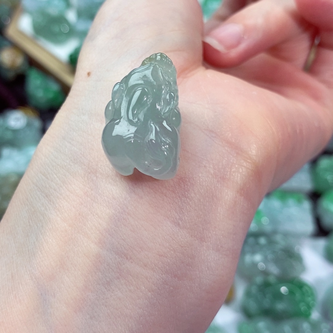 翡翠颈饰未镶嵌天然