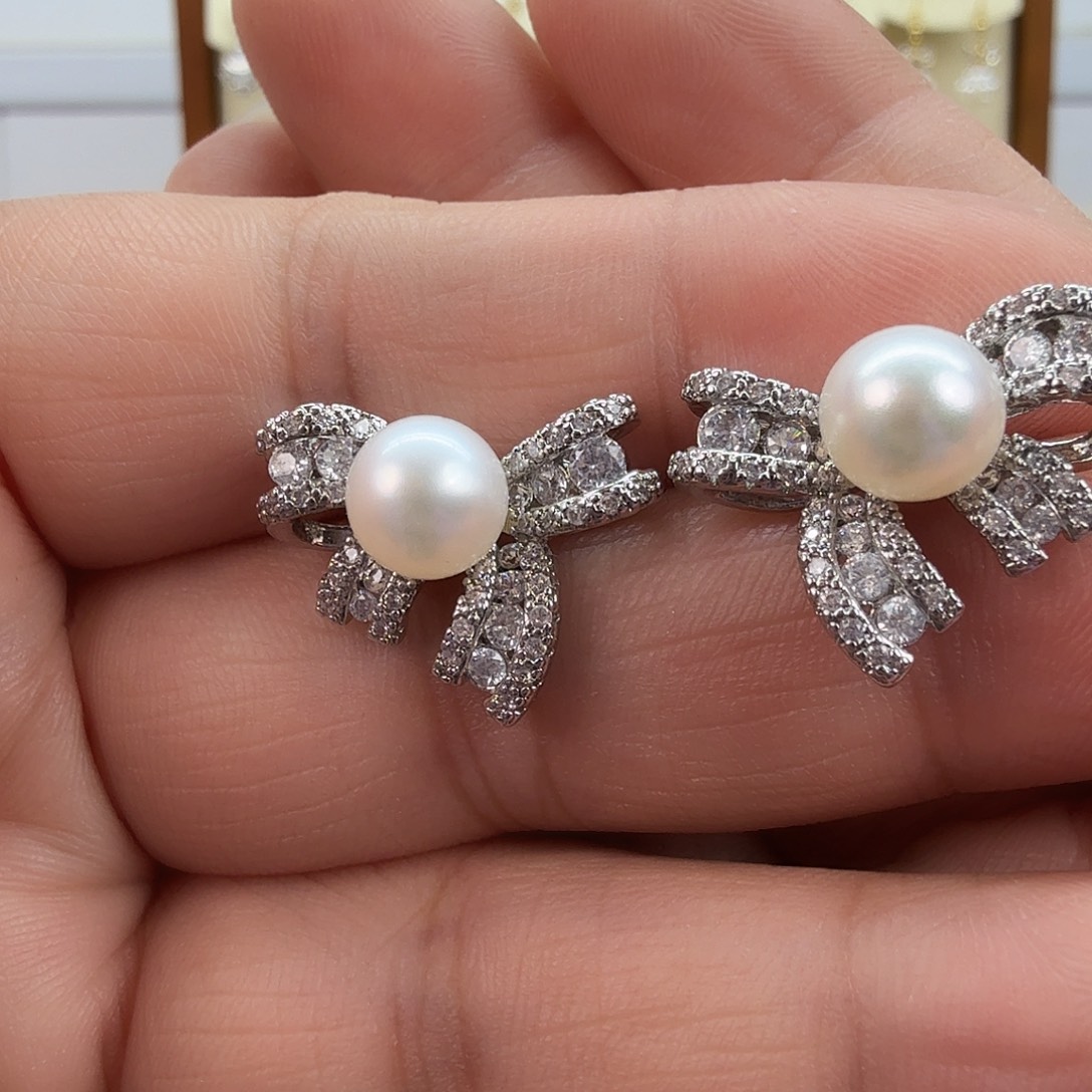 淡水珍珠耳饰未镶嵌