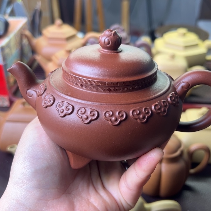 紫砂茶壶紫泥云肩如意