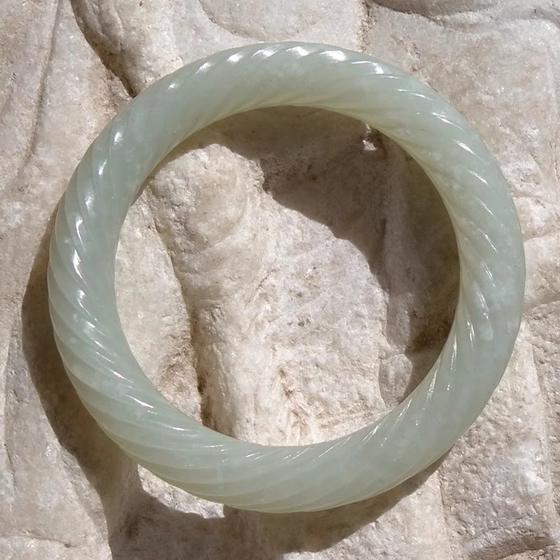 月=伴4471清代天然新疆和田玉羊脂玉绞丝麻花圆条手镯子58