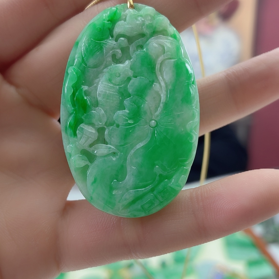 翡翠18K金镶嵌颈饰翡翠