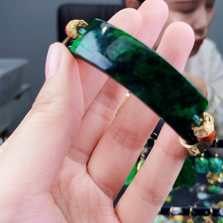 翡翠手链未镶嵌饰品