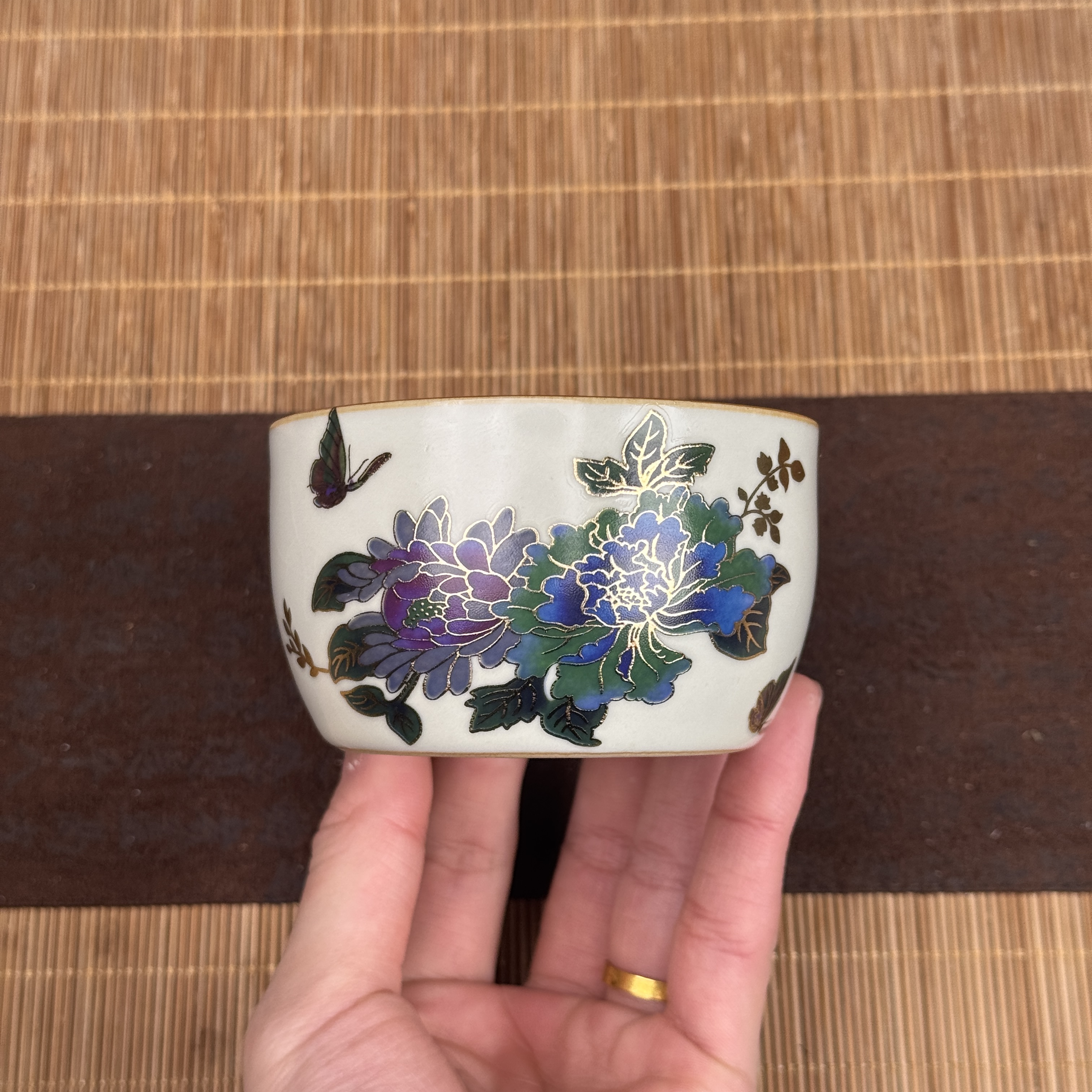 汝窑变色牡丹直边主人杯 A174