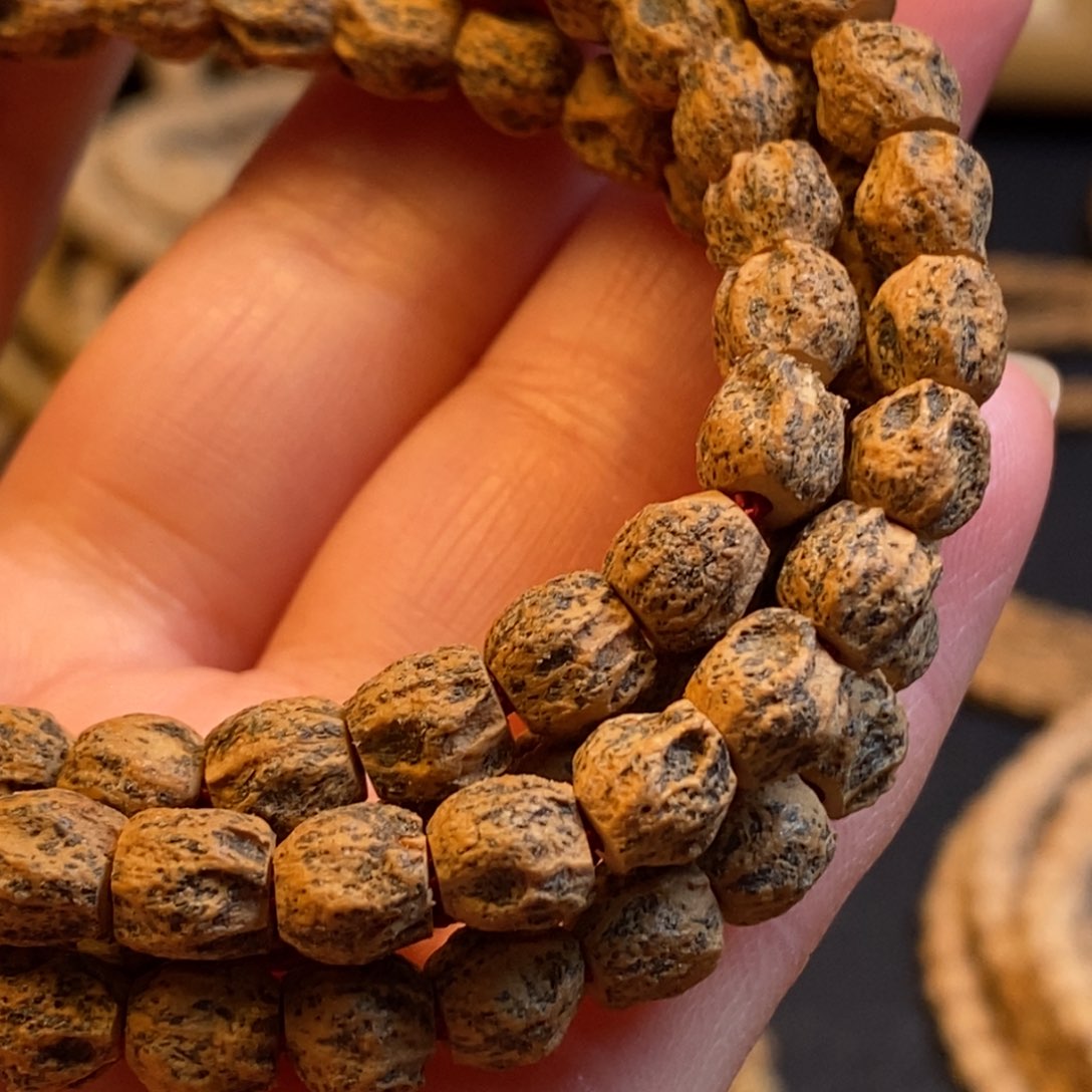 柏香籽/百香籽手串宾*