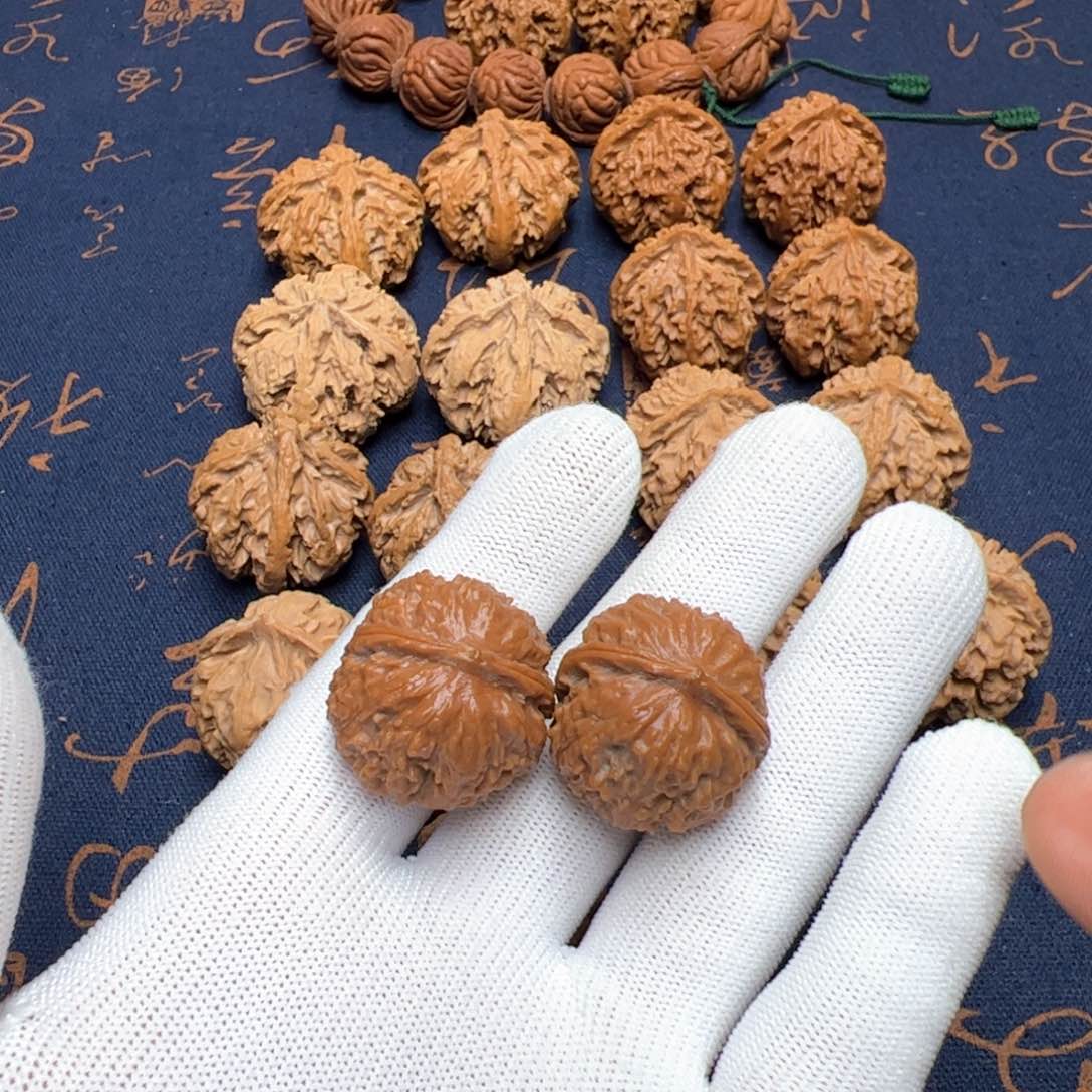 文玩核桃把件秦岭野生植物核桃