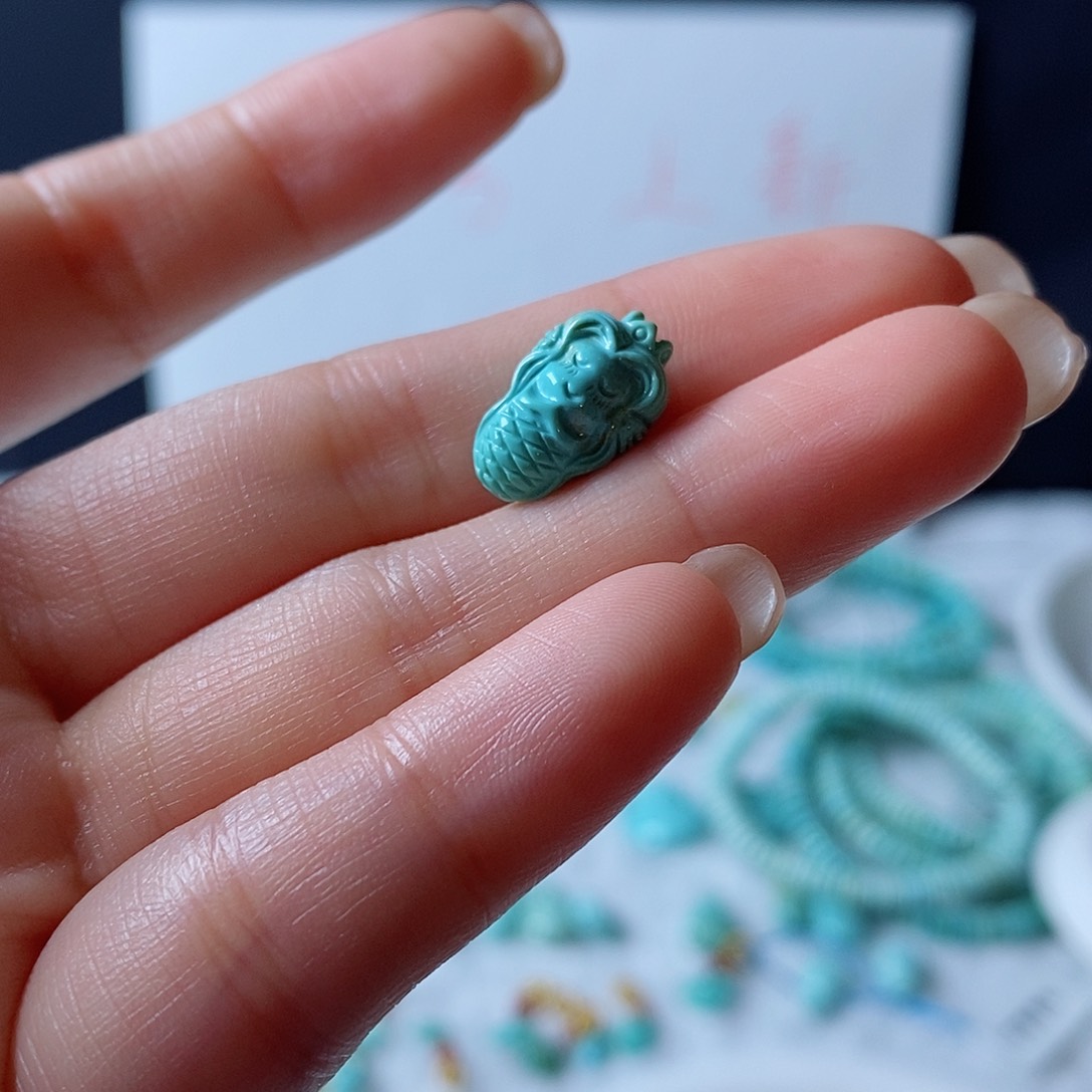 绿松石颈饰未镶嵌