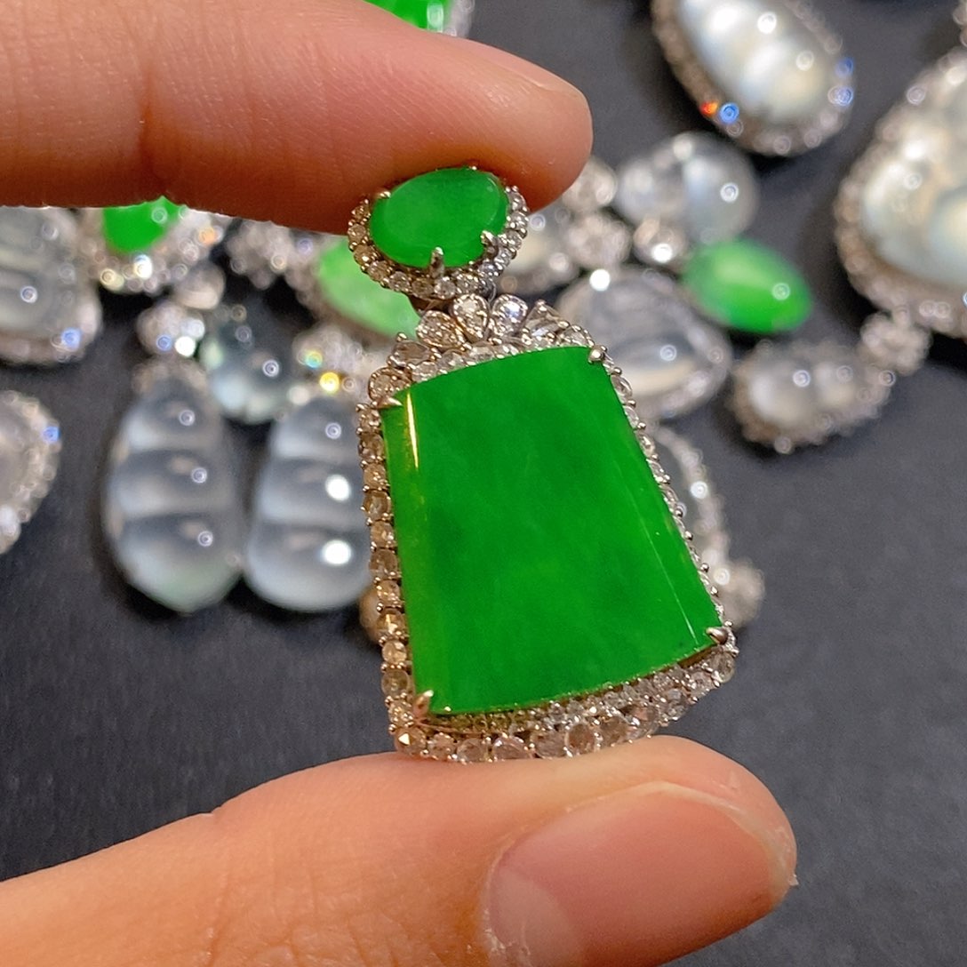 翡翠颈饰18K金镶嵌天然缅甸A货翡翠