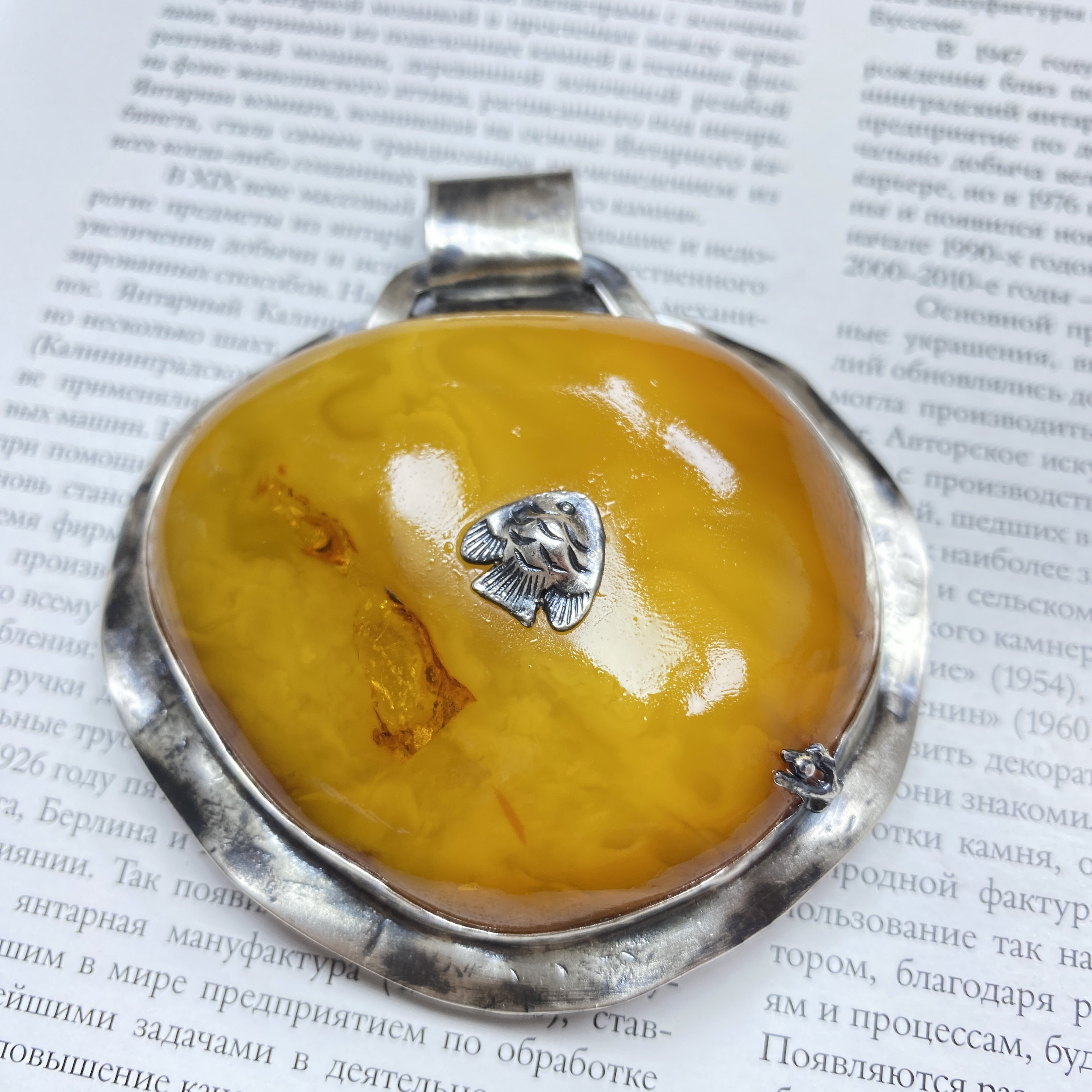 欧洲回流老蜜蜡夸张款定制吊坠手工复古中古百搭精美