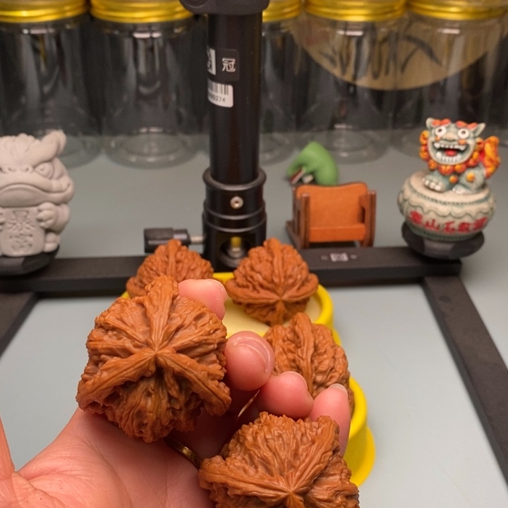 ****️文玩核桃吊坠42尺寸白狮子