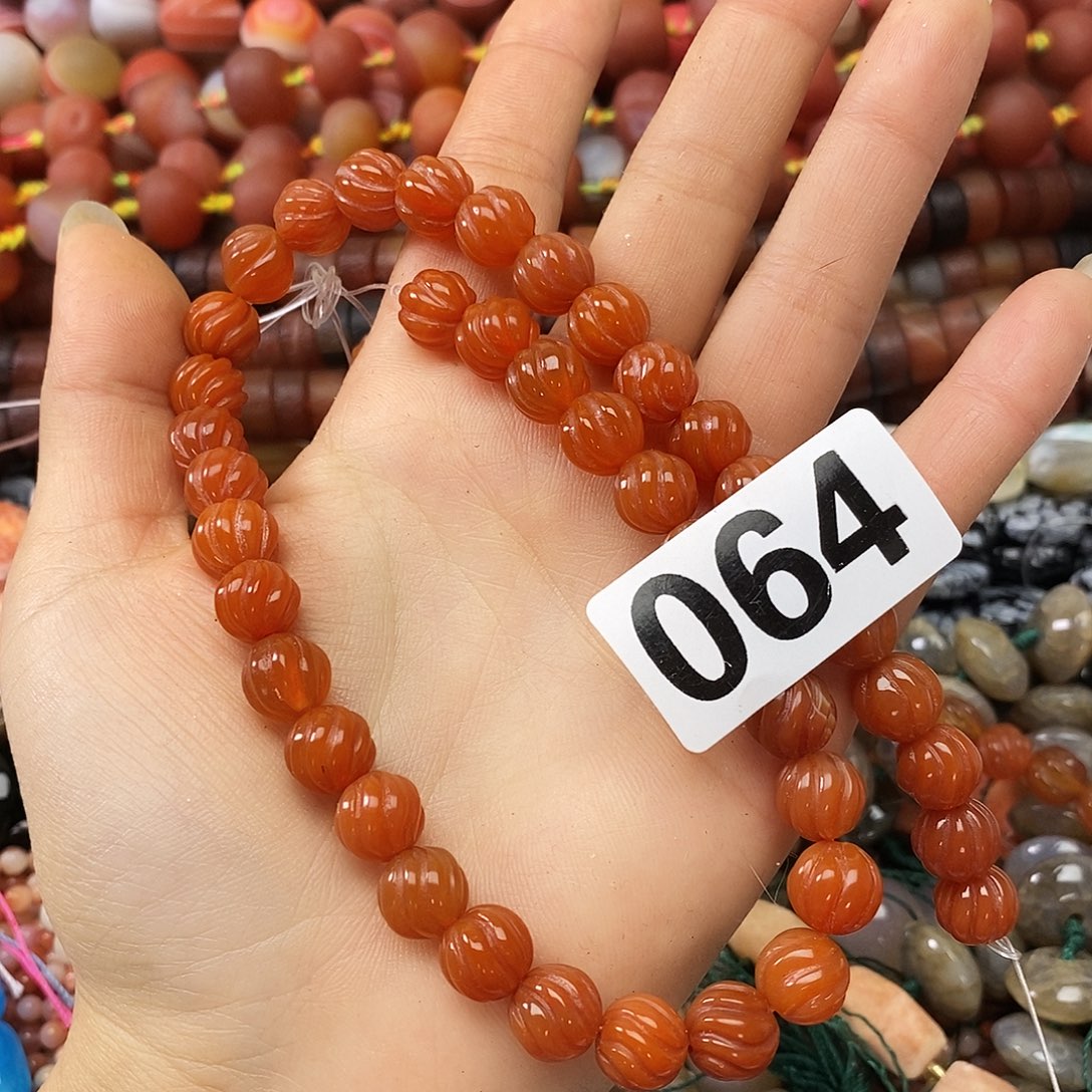 玛瑙/玉髓未镶嵌珠宝半成品卡十左右玛瑙一条