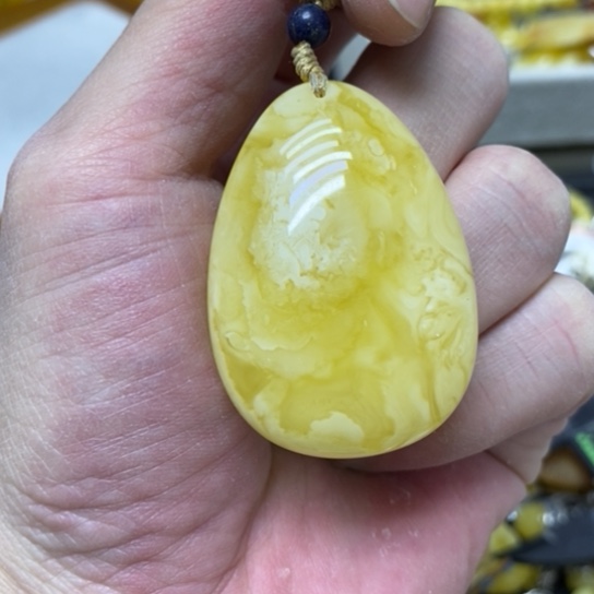 蜜蜡裸石未镶嵌吊坠