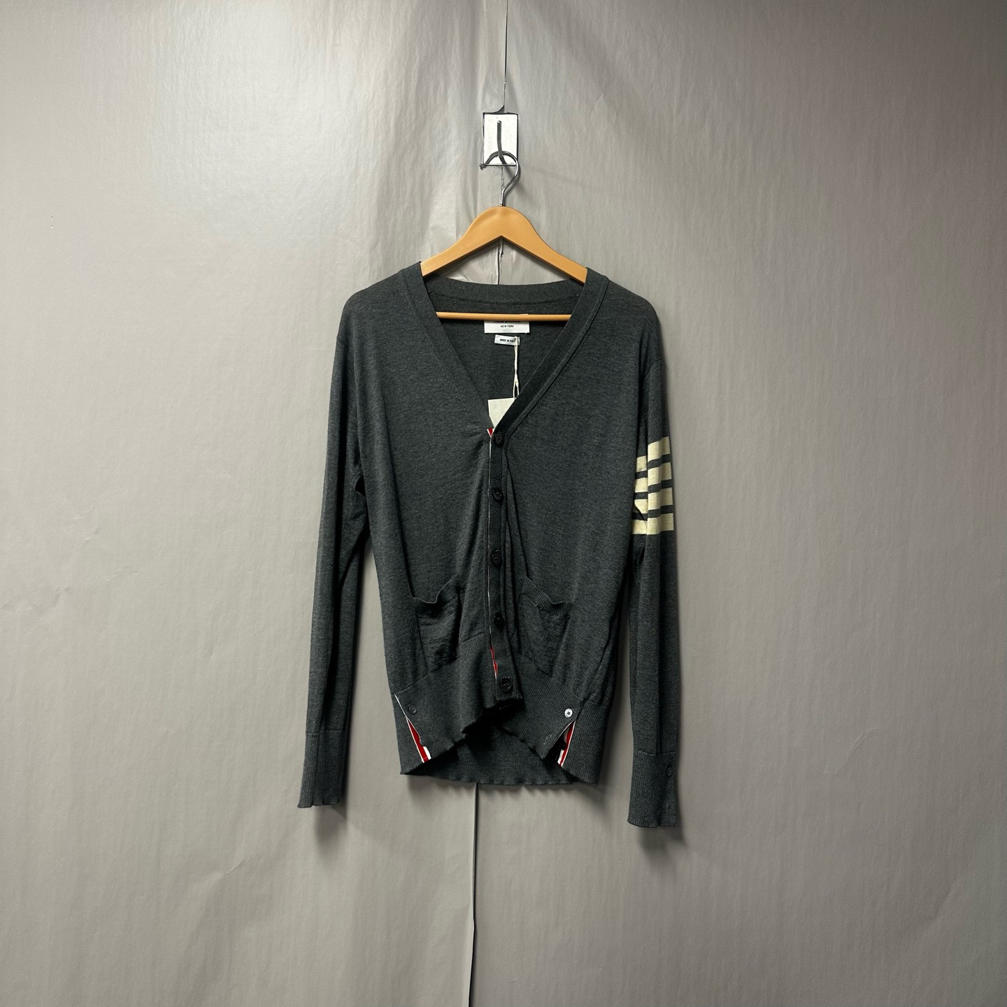 99新 THOMBROWNE 灰色针织四条纹开衫外套 2码 #8275