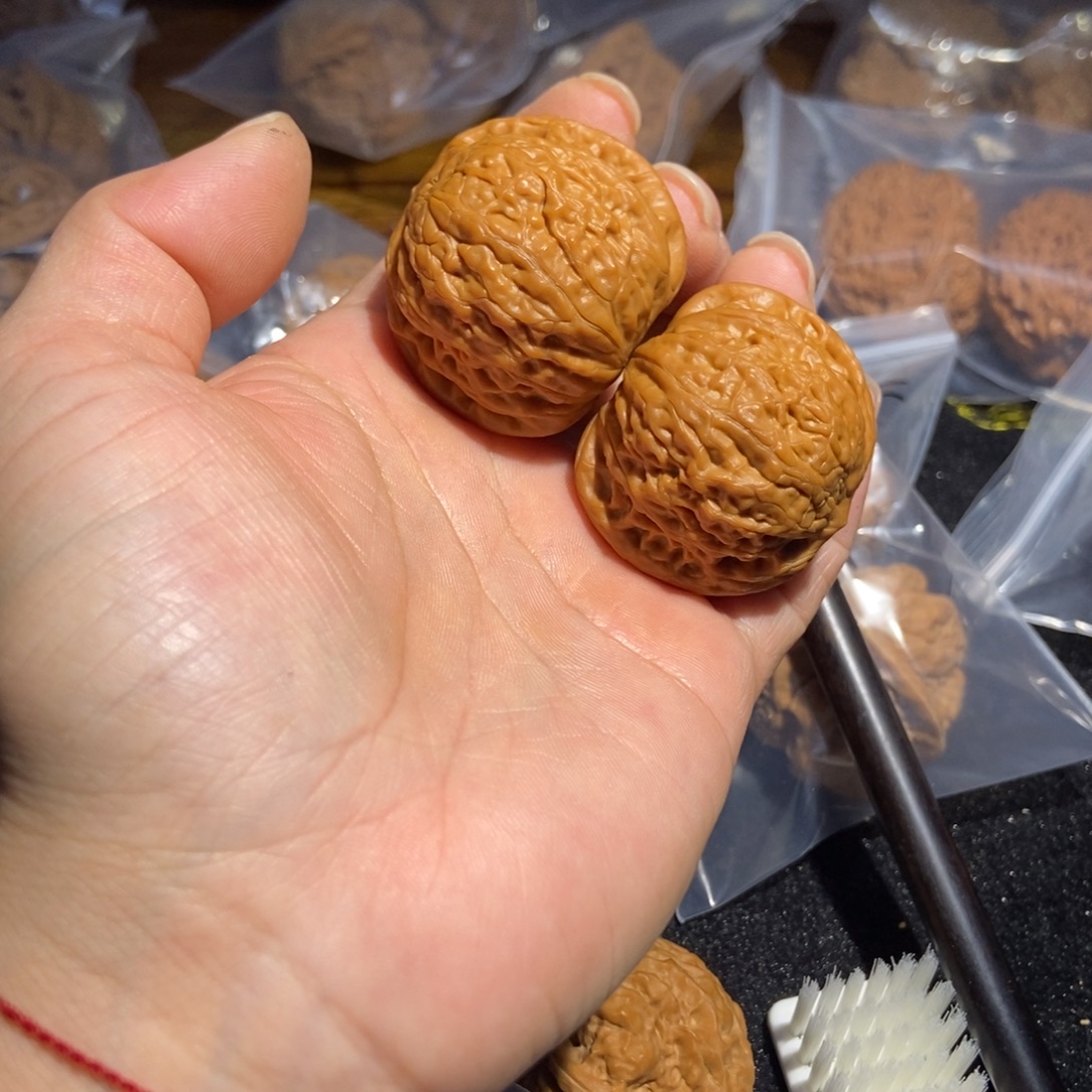 文玩核桃吊坠铁锤核桃288毕业对