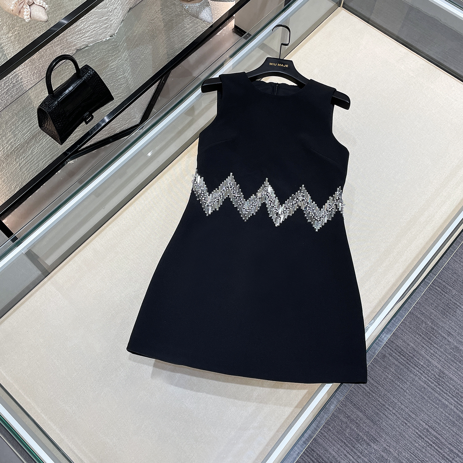 MIUMEM 新款夏季高奢气质收腰重工亮片连衣裙女DY3513