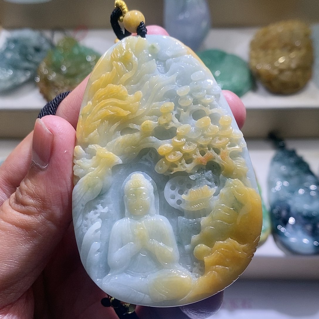 【闪购商品】翡翠颈饰未镶嵌大日