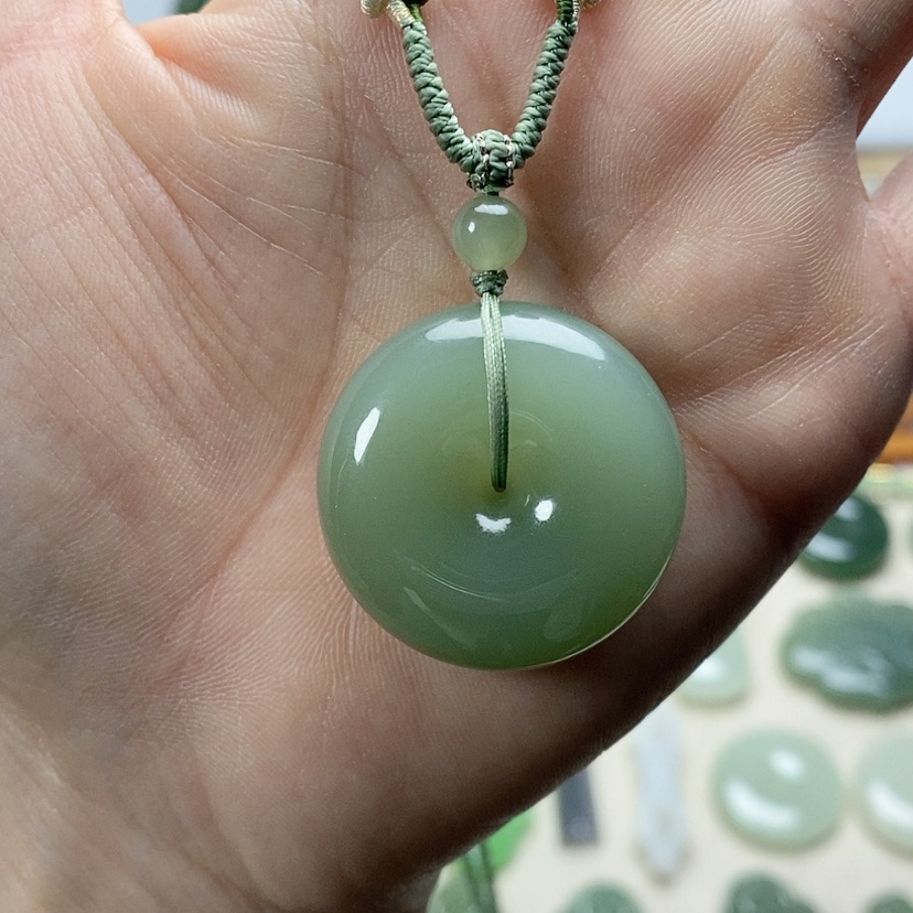 【闪购商品】颈饰未镶嵌和田玉