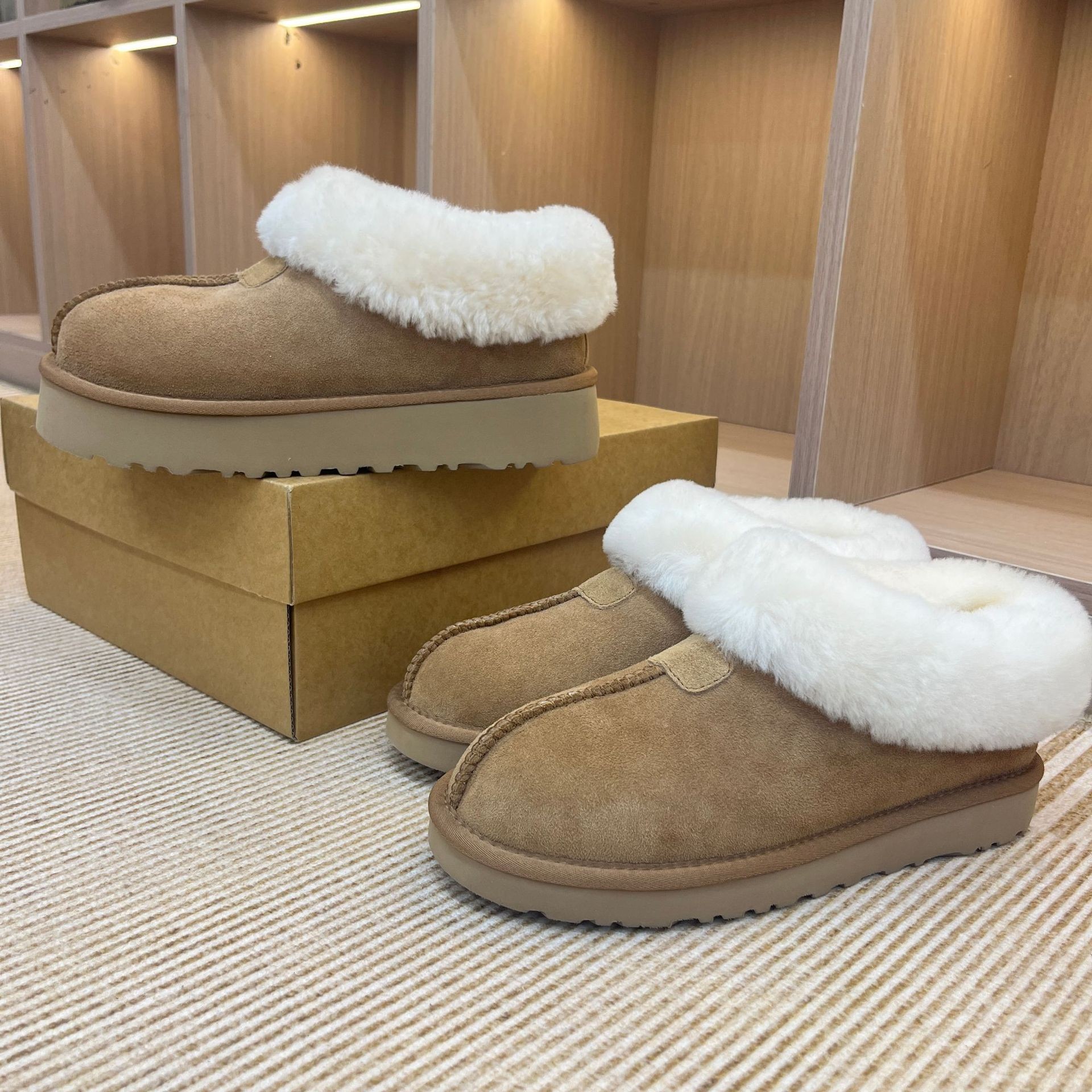 【塔茨特全新未开封】Tazz秋冬桑坡雪地靴羊皮毛一体薄/厚底毛毛鞋