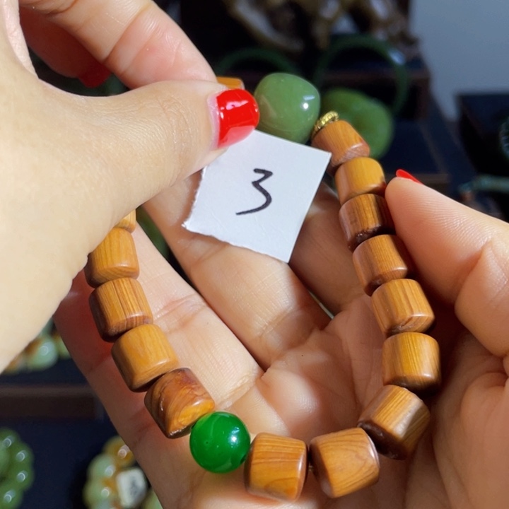 用***6和田玉未镶嵌把件