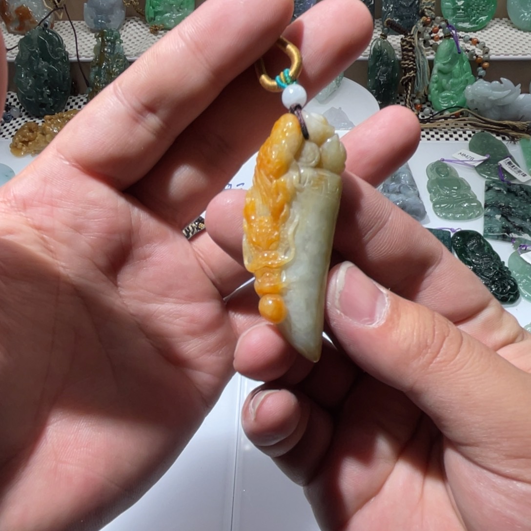 翡翠颈饰未镶嵌天然