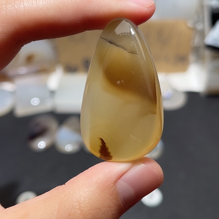 玛瑙/玉髓颈饰未镶嵌