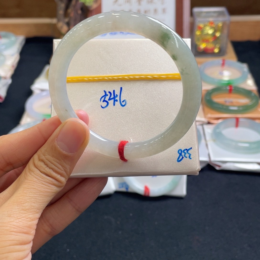 翡翠手镯未镶嵌54.6冰茶飘花