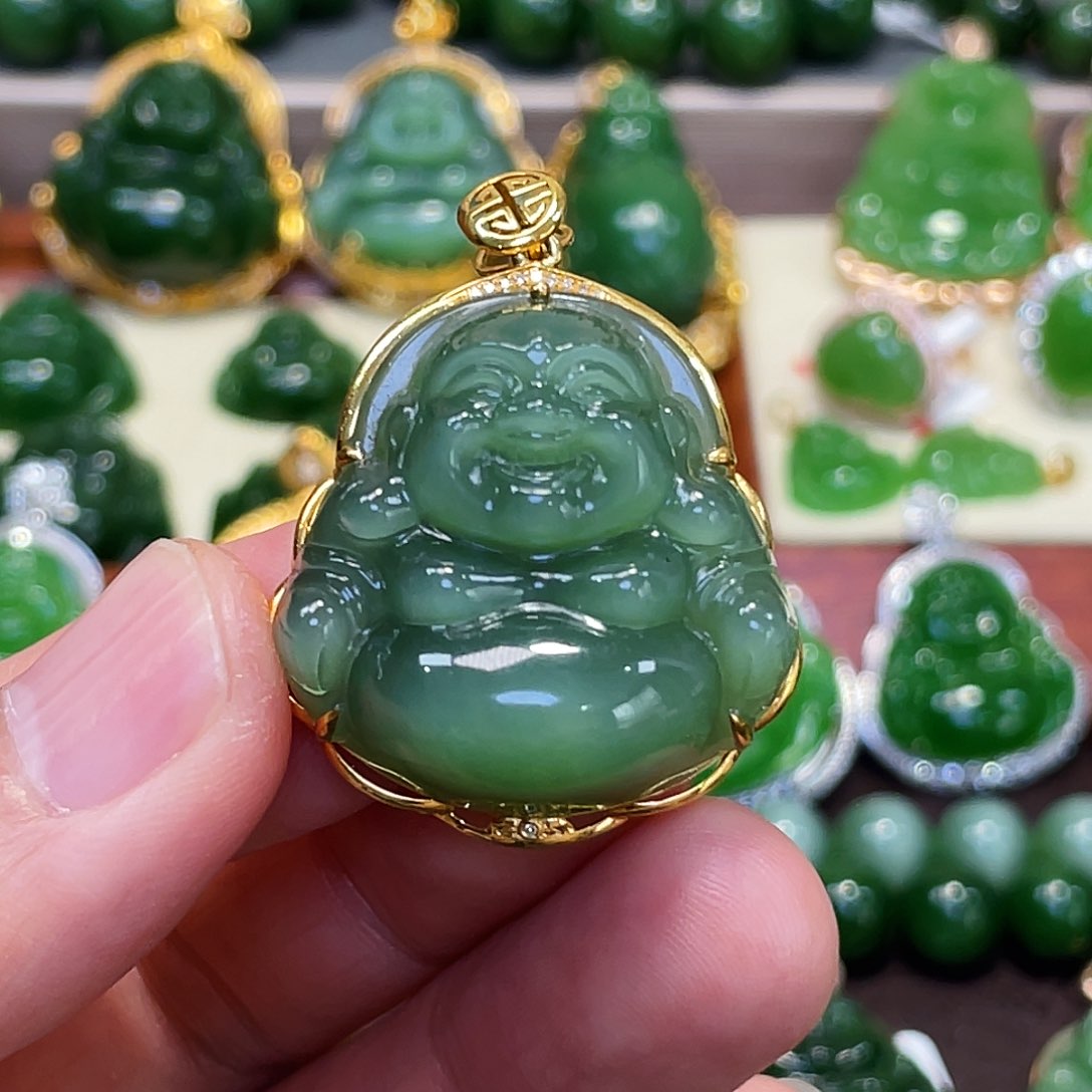 和田玉（碧玉）18K金镶嵌颈饰佛公30mm