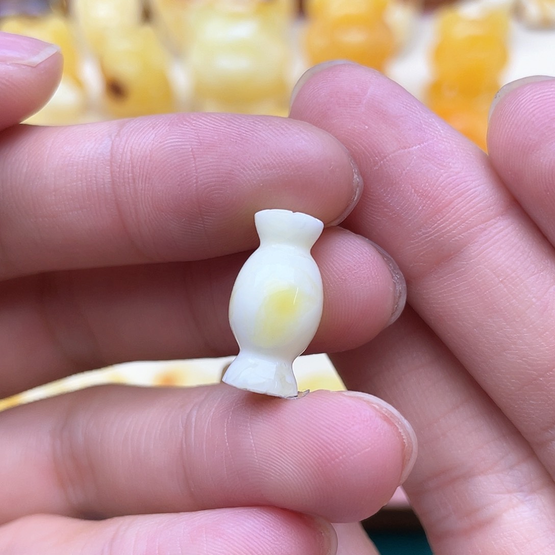 未镶嵌琥珀裸石蜜蜡