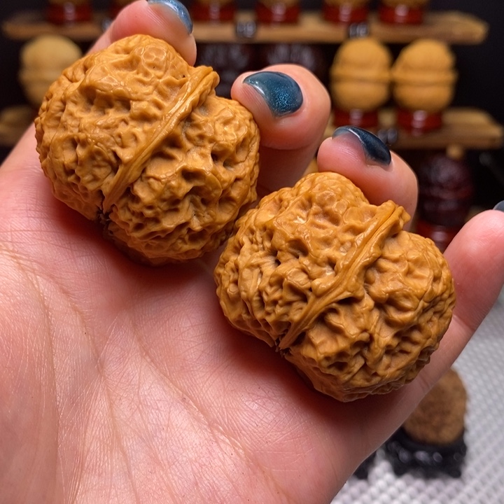 文玩核桃吊坠门蹲元宝14号