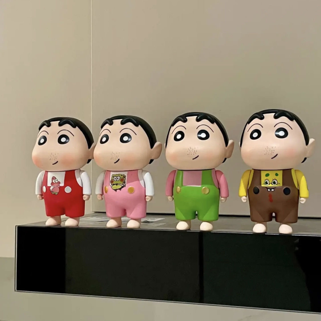 蜡笔小新雀斑麻子可爱公仔手办礼物装饰车载桌面潮玩落地摆件