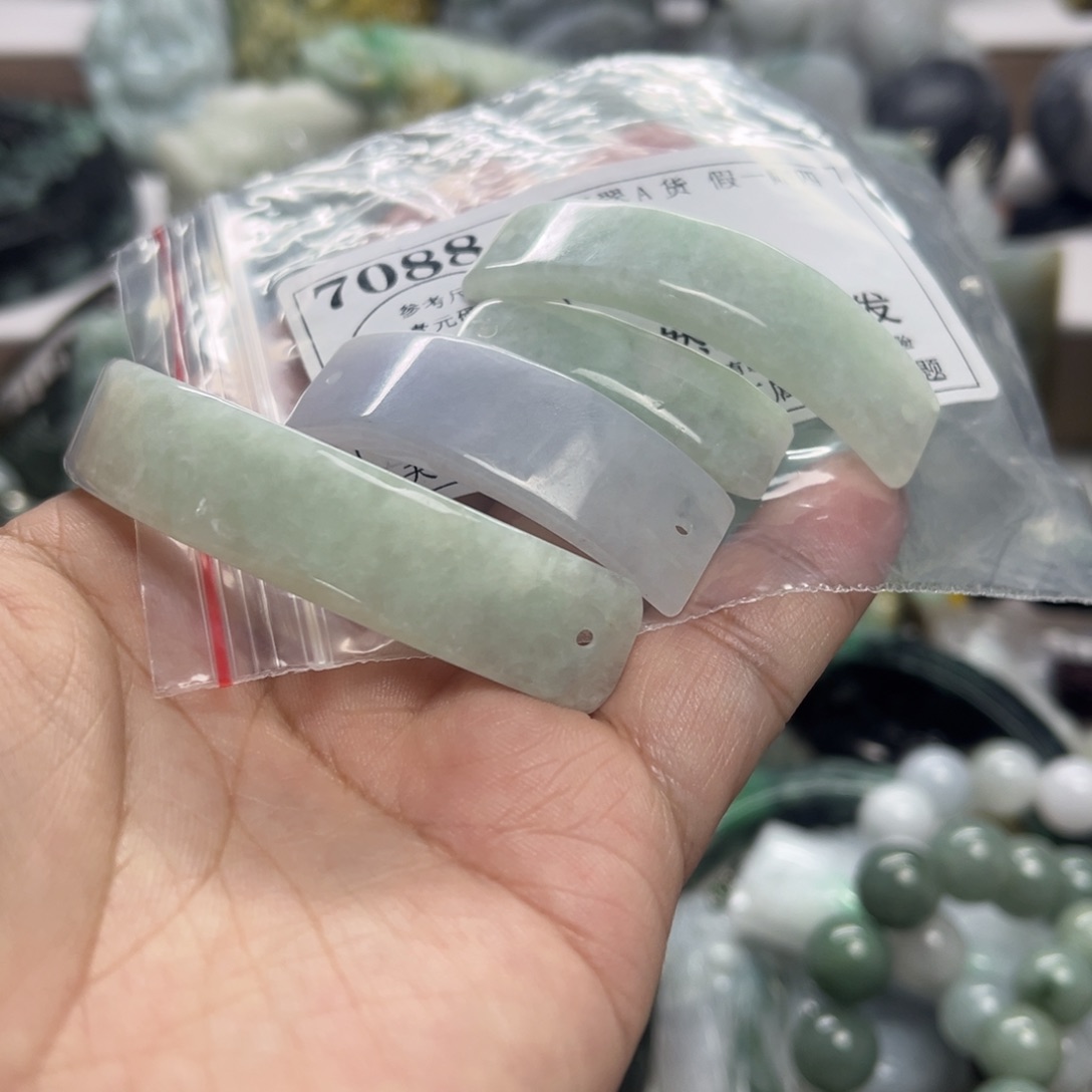 颈饰未镶嵌翡翠7088瑕疵