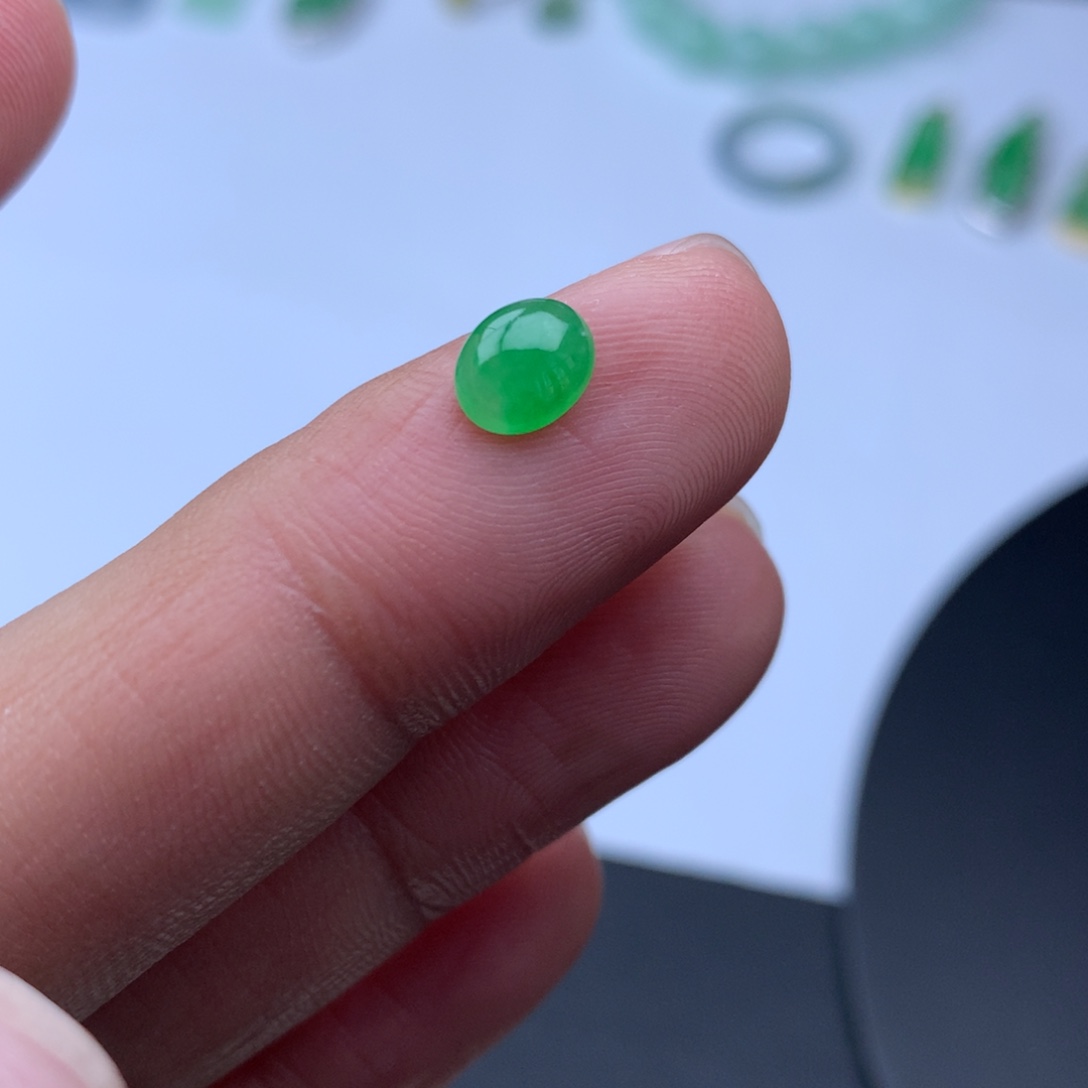 翡翠颈饰未镶嵌一**好翡翠