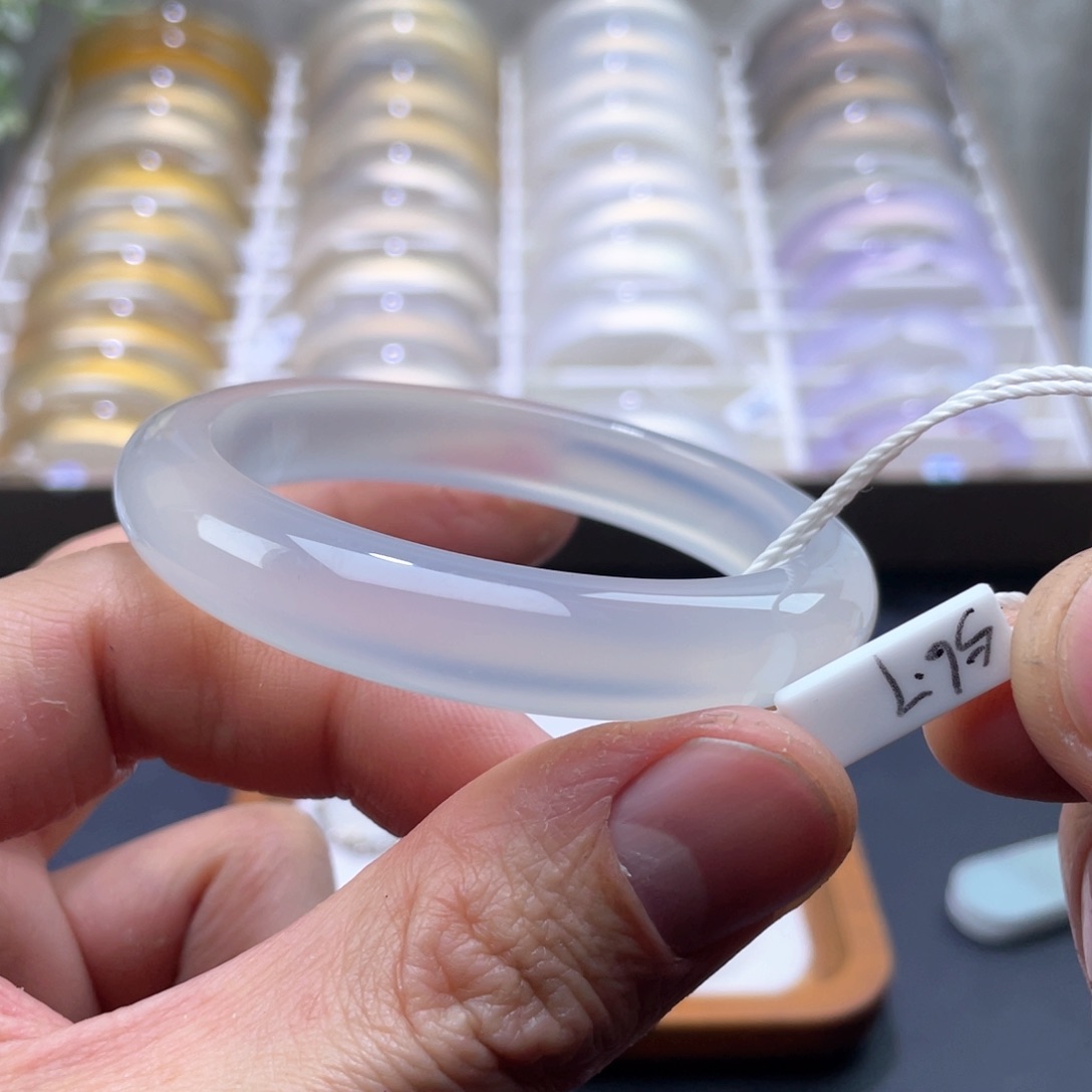 玛瑙/玉髓手镯未镶嵌渡*56.7*11.2*8.2