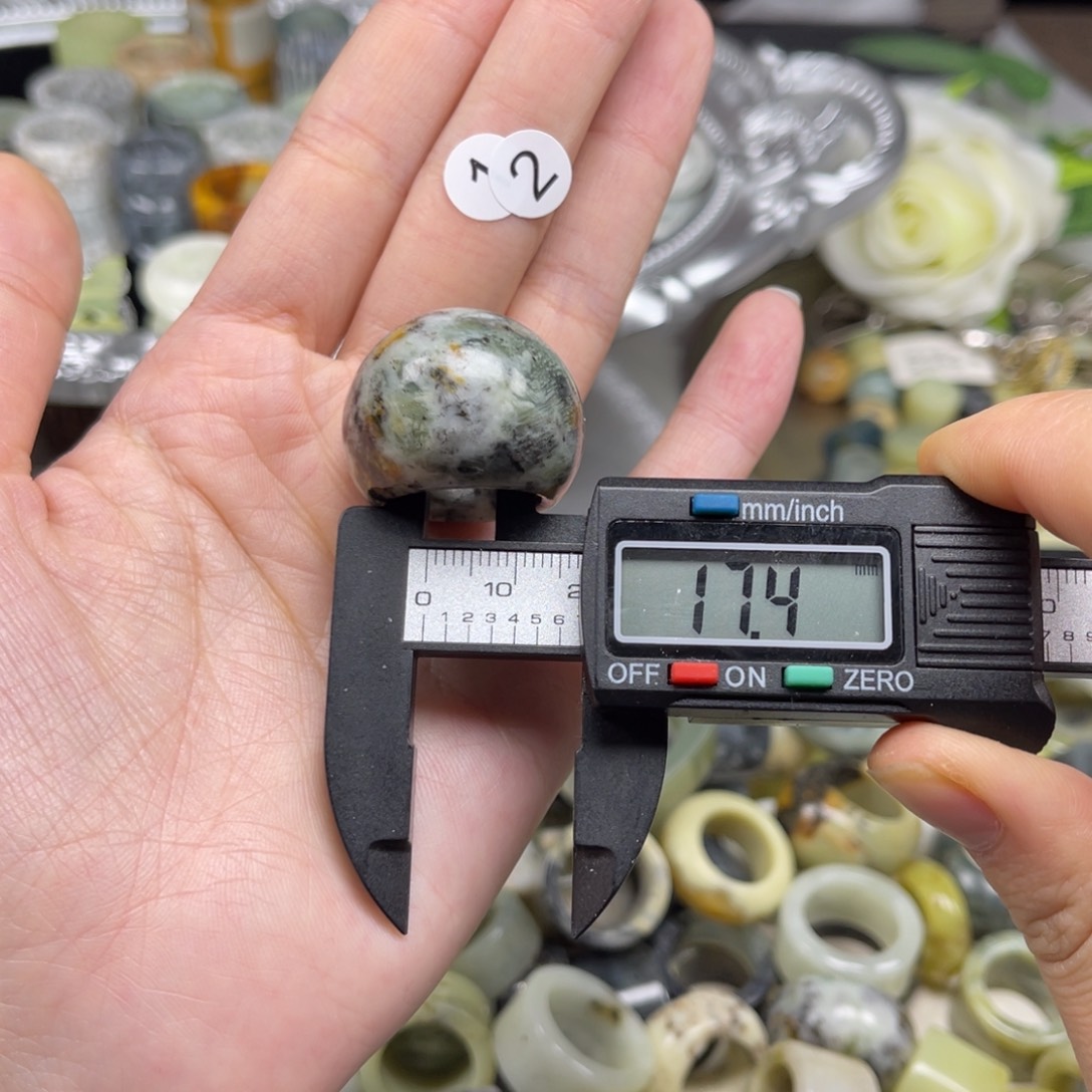 蛇纹石玉未镶嵌戒指