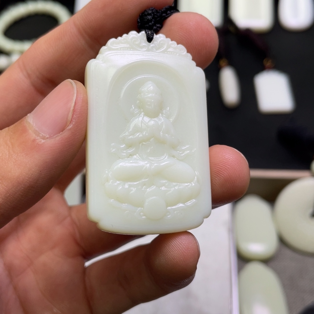 和田玉未镶嵌颈饰