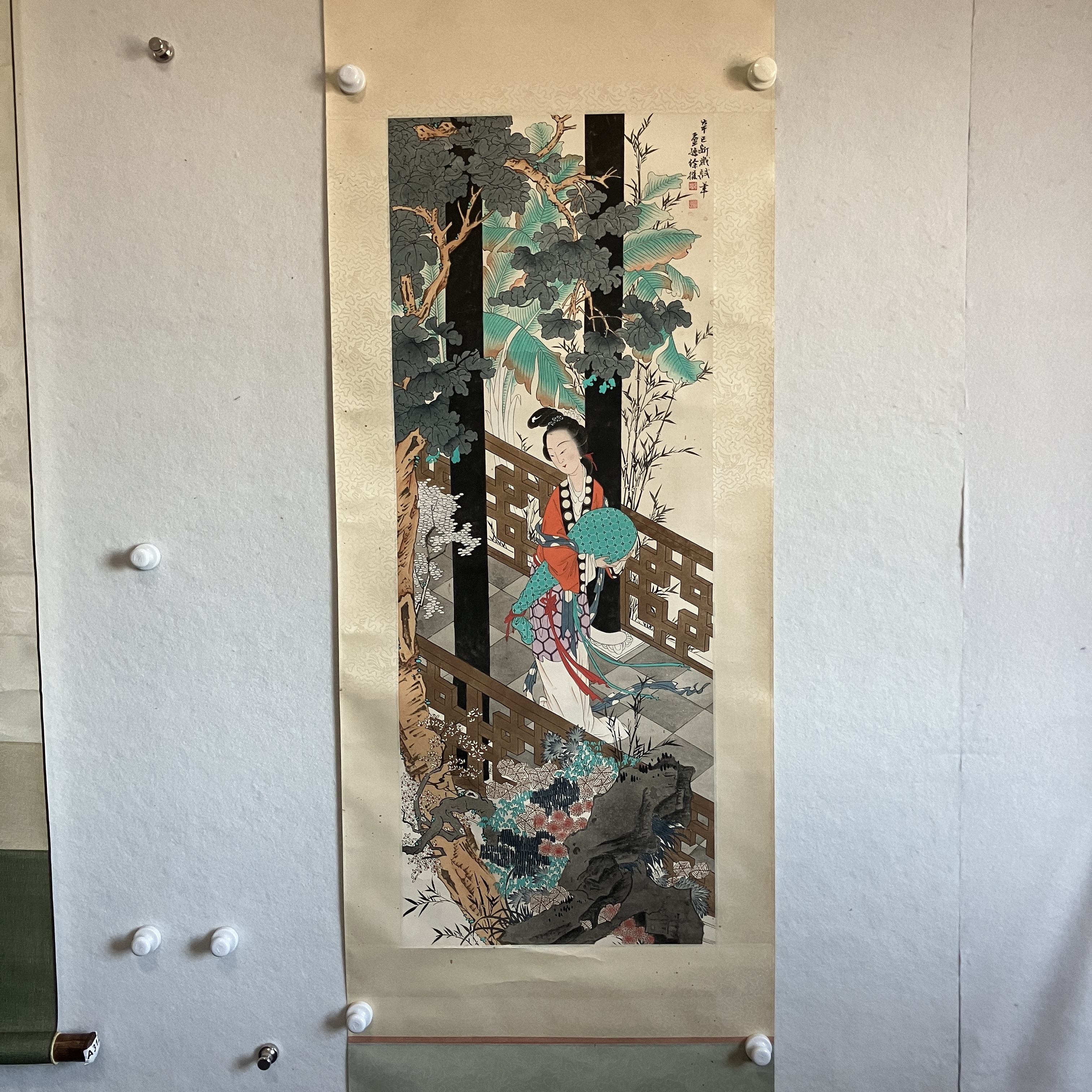 ZX049 人物 纸本设色立轴 102×39cm