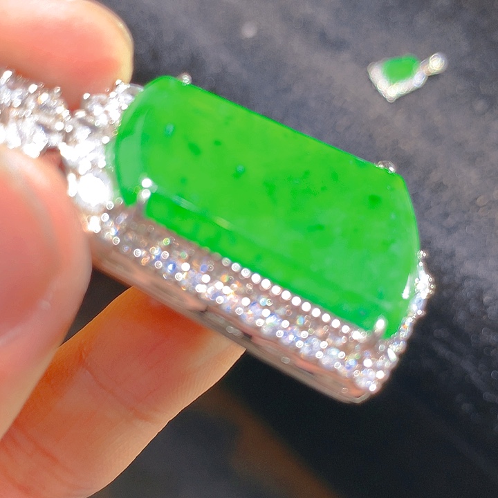 【闪购商品】翡翠颈饰银S925镶嵌翡翠