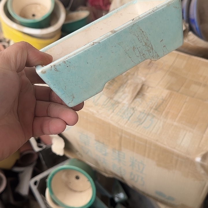 是一个不知名作家与著名导演兼电影演员们之间互相竞争