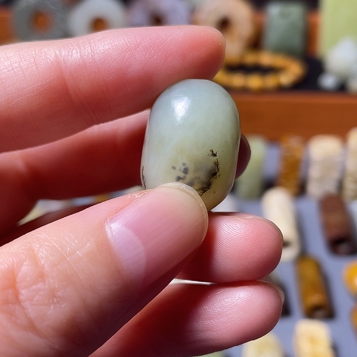 用***1和田玉未镶嵌颈饰