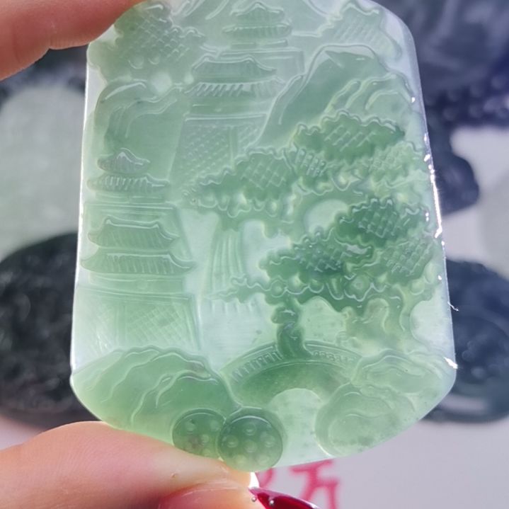 翡翠颈饰未镶嵌天然的A货翡翠多样性发货