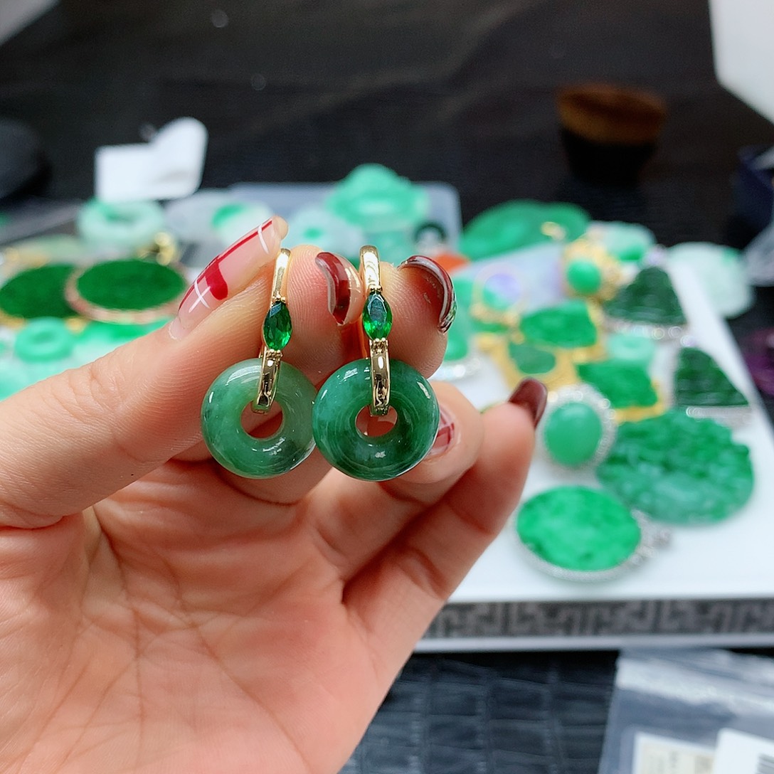 【闪购商品】翡翠耳饰未镶嵌，