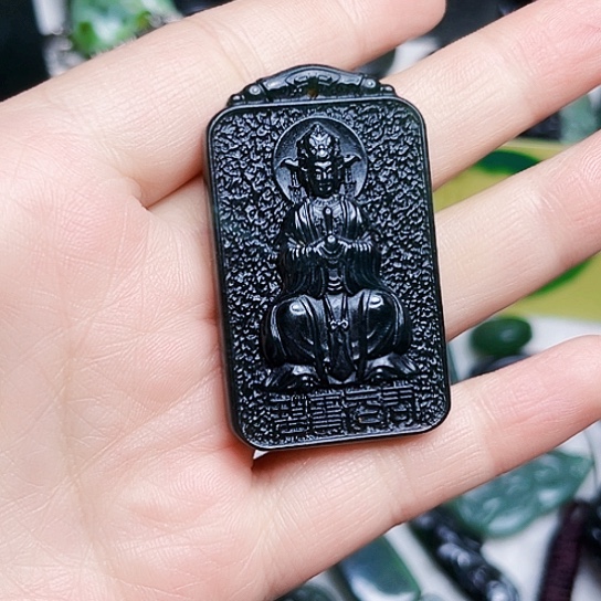 蛇纹石玉颈饰合金