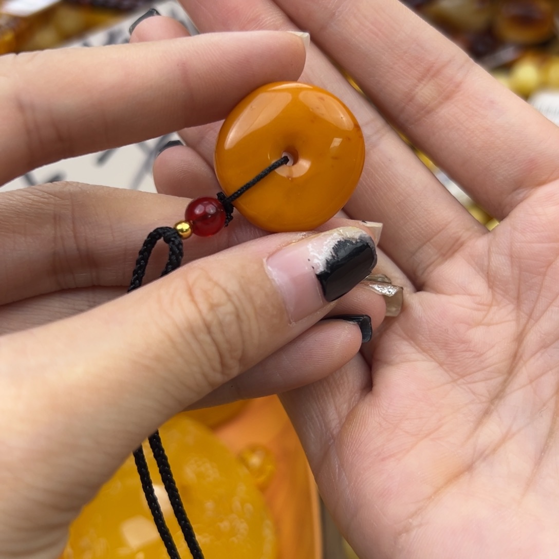 琥珀珠宝奇石未镶嵌