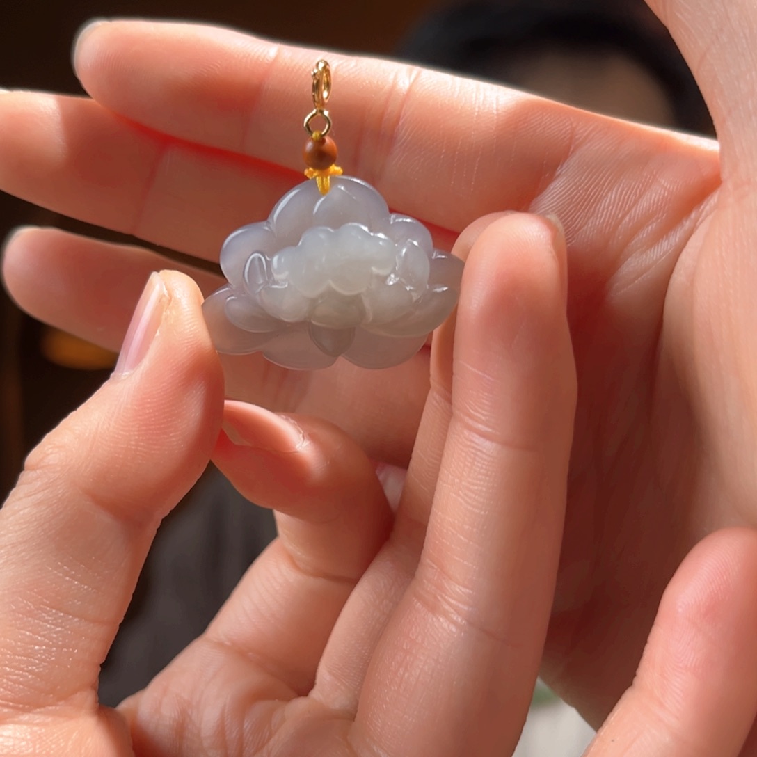 吊坠(不含链)未镶嵌和田玉烟紫莲花230