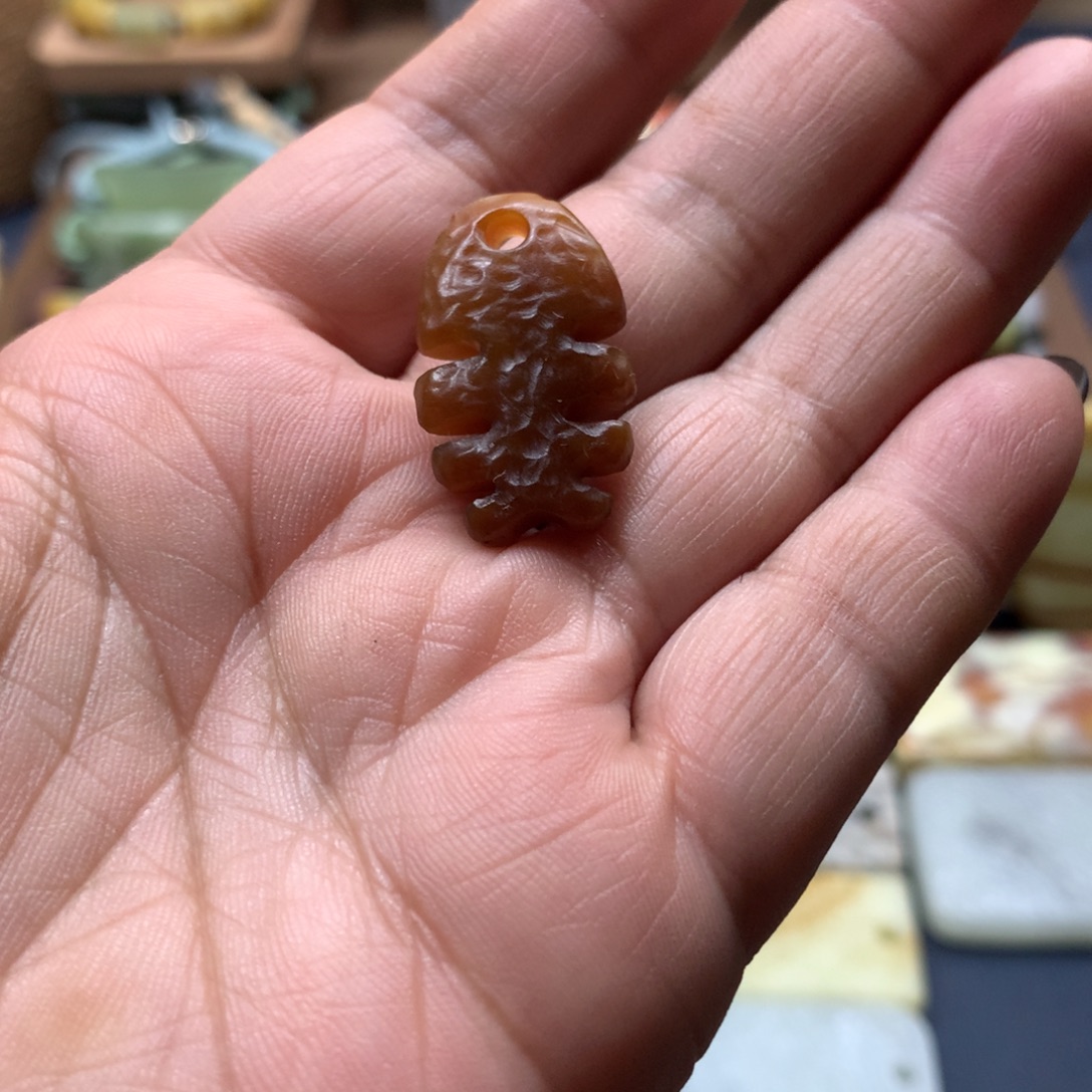 精***蕴蛇纹石玉合金颈饰